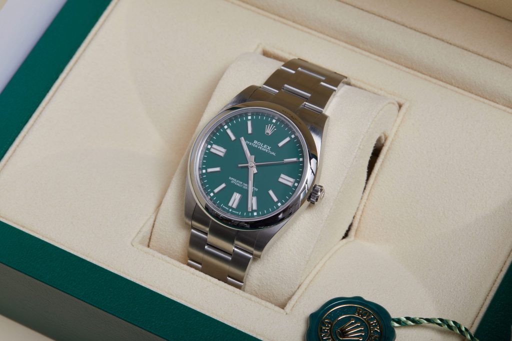 Rolex Oyster Perpetual 41 124300 - image 4