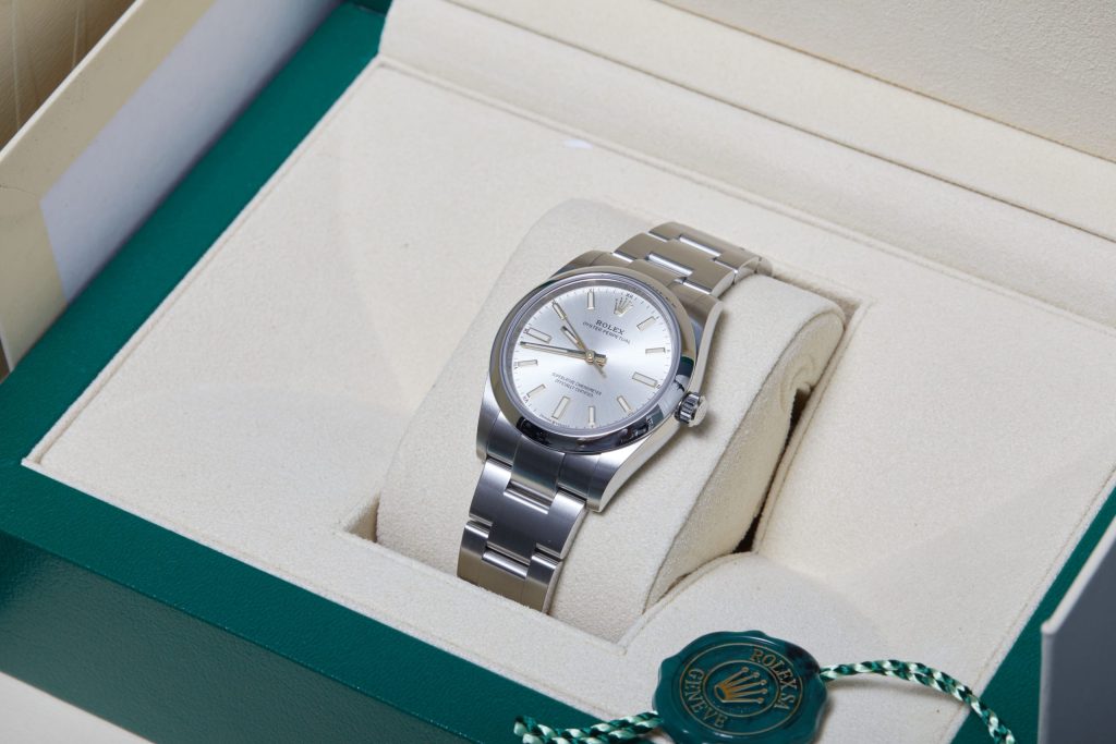 Rolex Oyster Perpetual 34 124200 - image 4