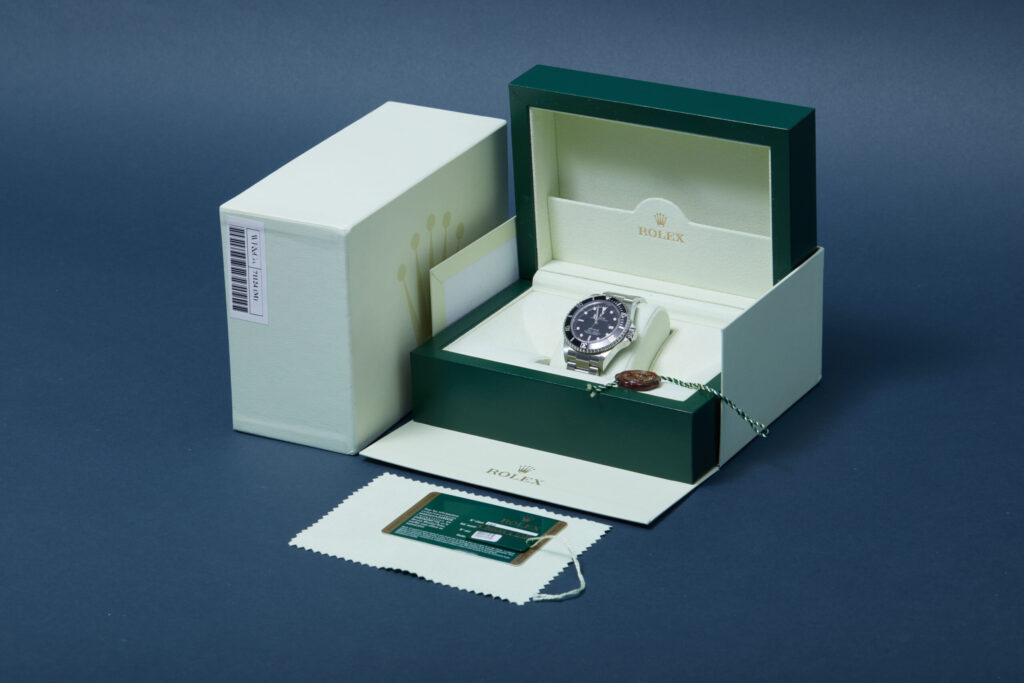 Rolex Sea-Dweller 4000 16600 - image 6