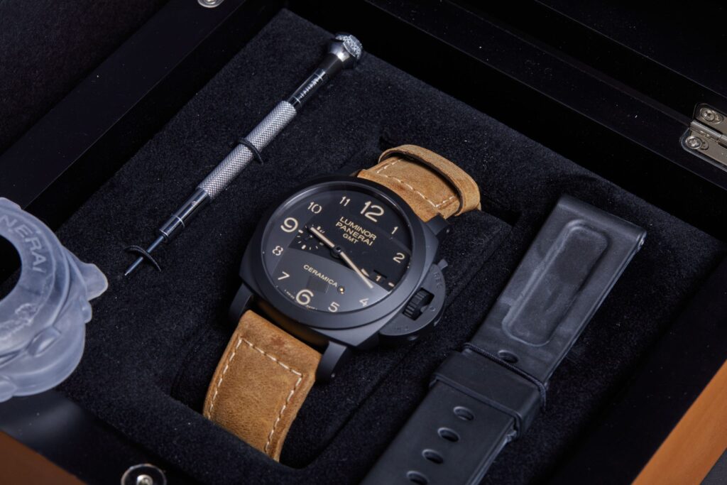 Panerai Luminor 1950 3 Days GMT PAM00441 - image 4