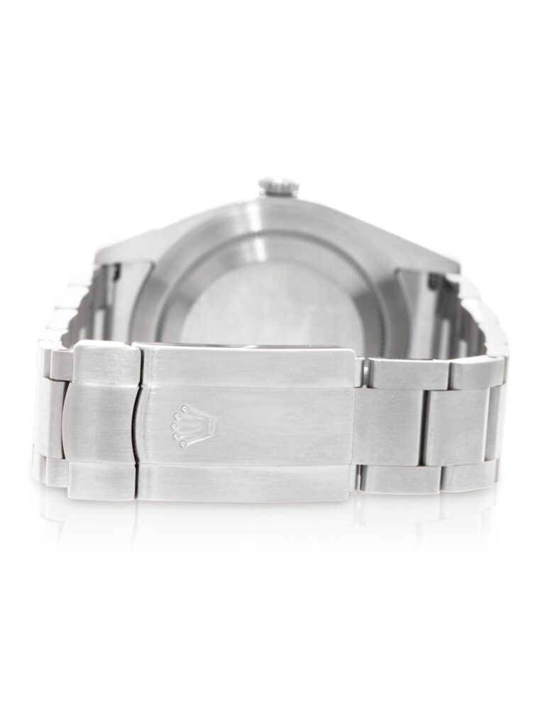 Rolex Oyster Perpetual 39 114300 - image 3