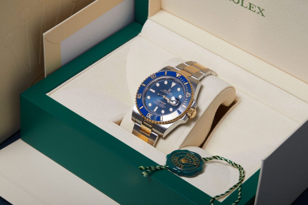 Rolex Submariner Date 116613LB - image 4