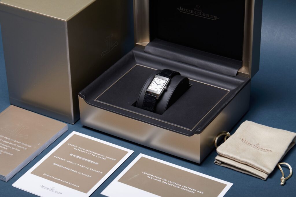 Jaeger-LeCoultre Reverso Classic Medium - image 6