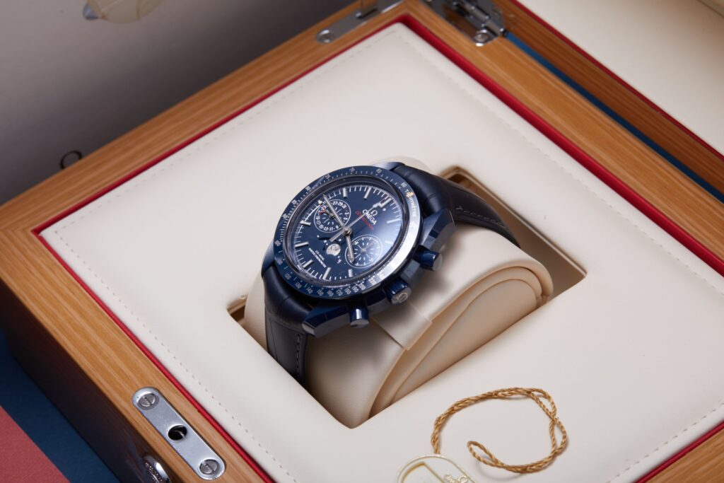 Omega Speedmaster Moonphase 304.93.44.52.03.001 - image 4