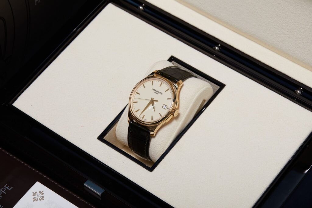 Patek Philippe Calatrava 5227J-001 - image 4