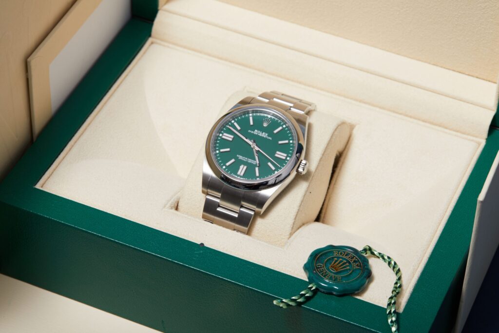 Rolex Oyster Perpetual 41 124300 - image 4