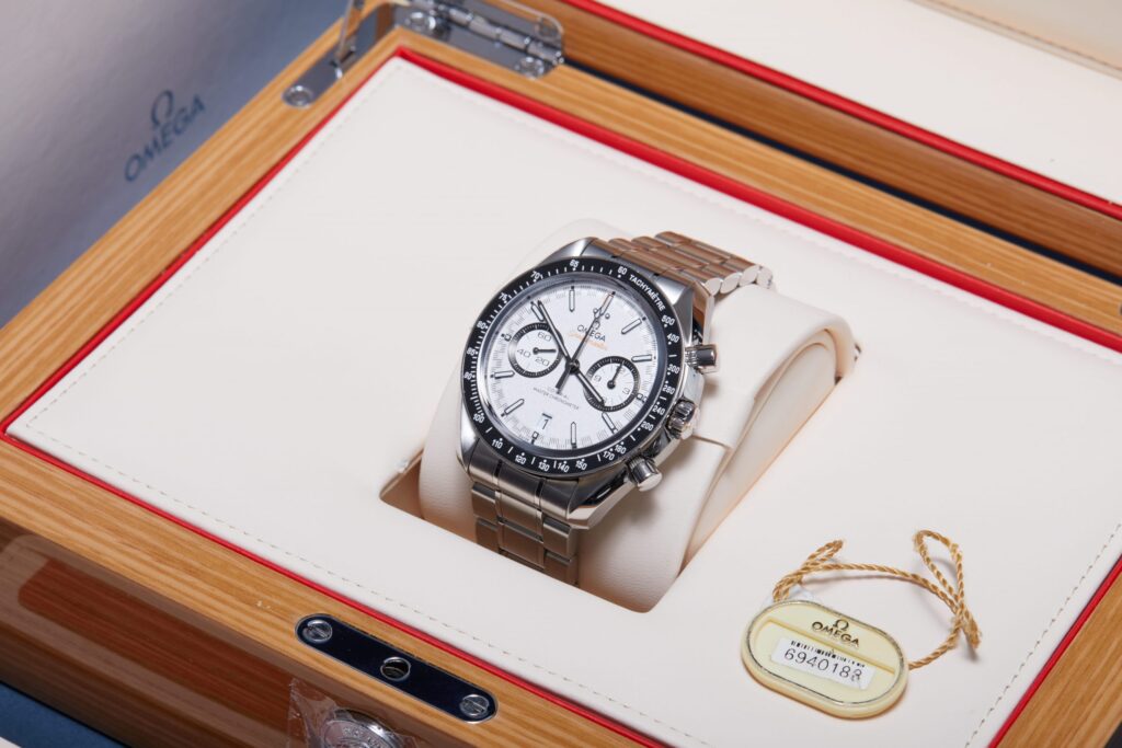 Omega Speedmaster Racing 329.30.44.51.04.001 - image 4