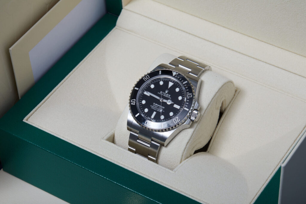 Rolex Submariner Non-Date 124060 - image 4