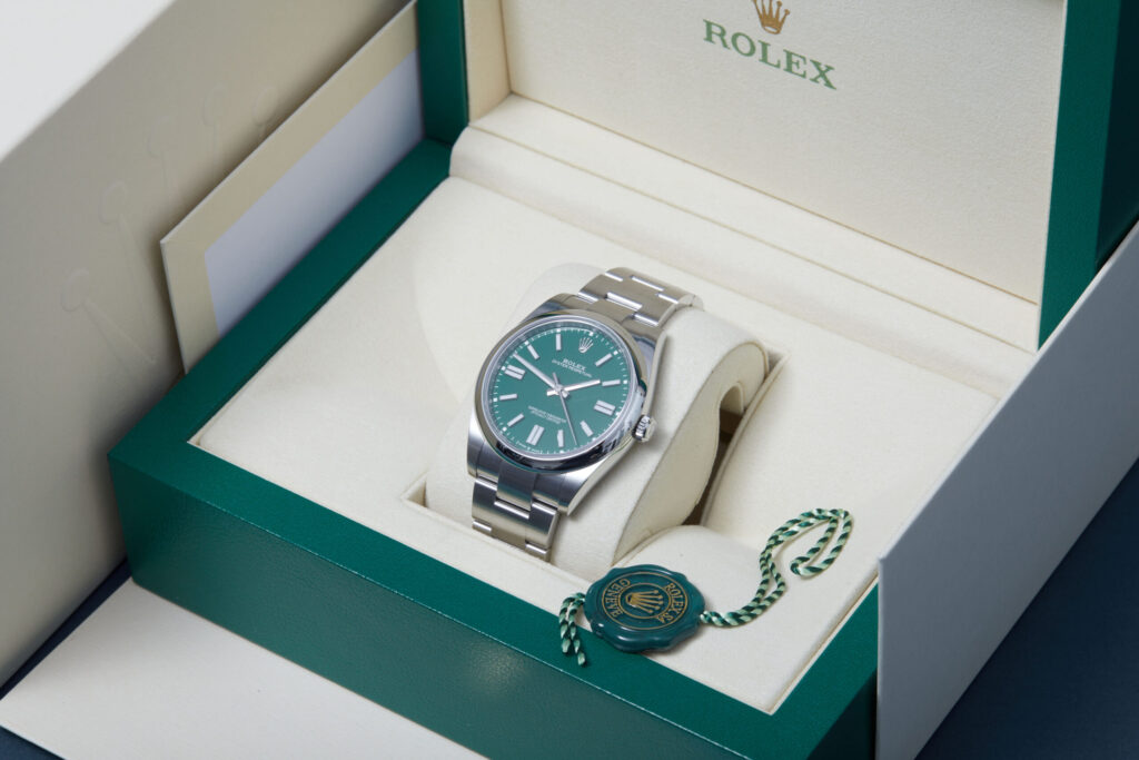 Rolex Oyster Perpetual 41 124300 - image 4