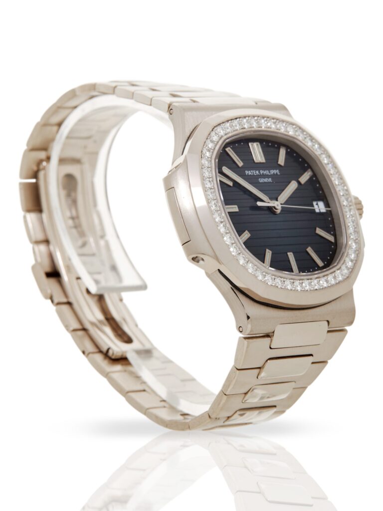 Patek Philippe Nautilus 5713/1G-001 - image 1