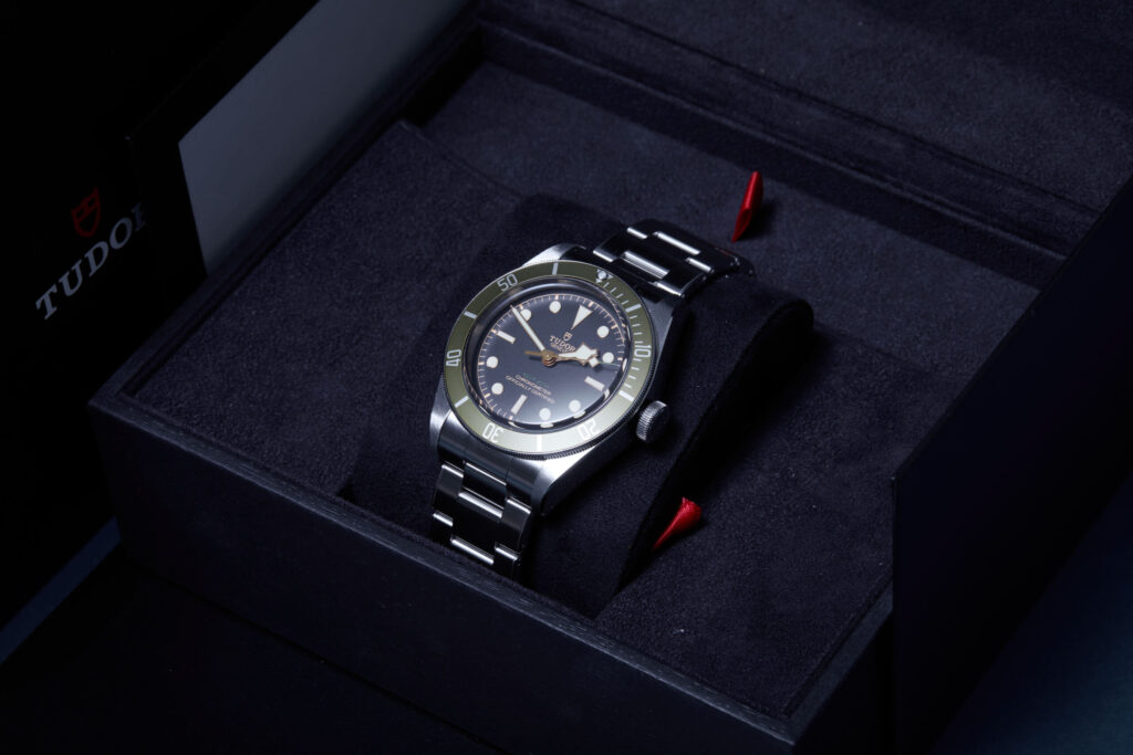 Tudor Black Bay 79230G 'Harrods' - image 4