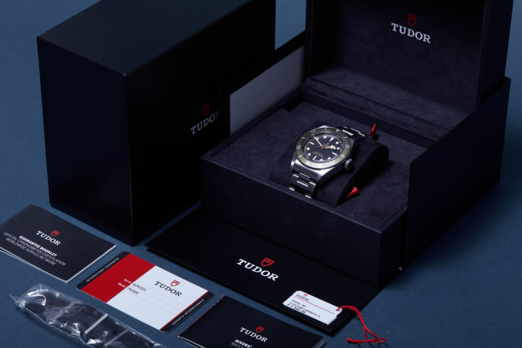 Tudor Black Bay 79230G 'Harrods' - image 5