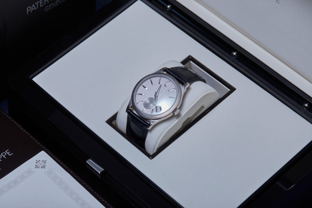 Patek Philippe Calatrava 6119G-001 - image 4