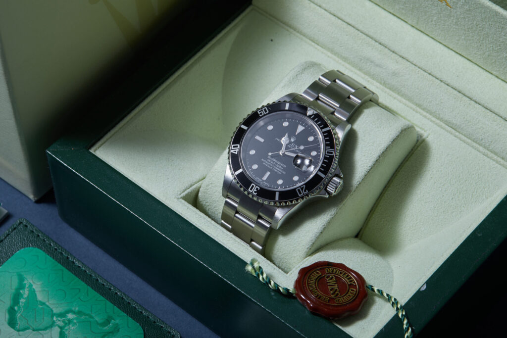 Rolex Submariner Date 16610 - image 4