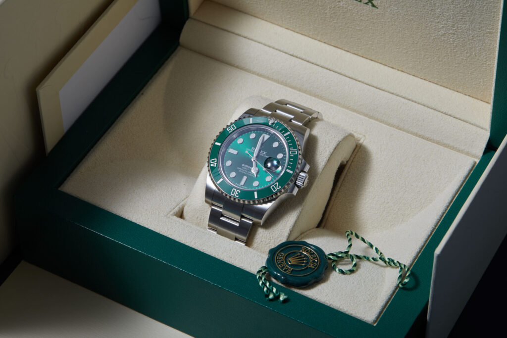 Rolex Submariner Date 116610LV 'Hulk' - image 2