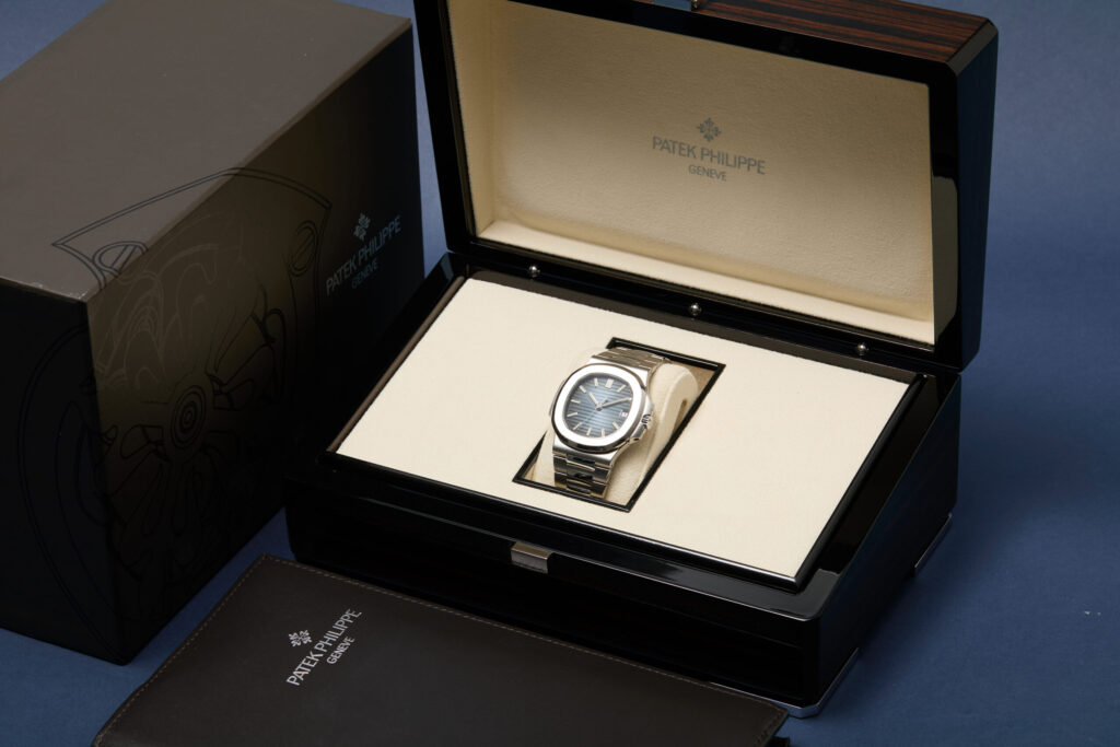 Patek Philippe Nautilus 5711/1A-010 - image 5