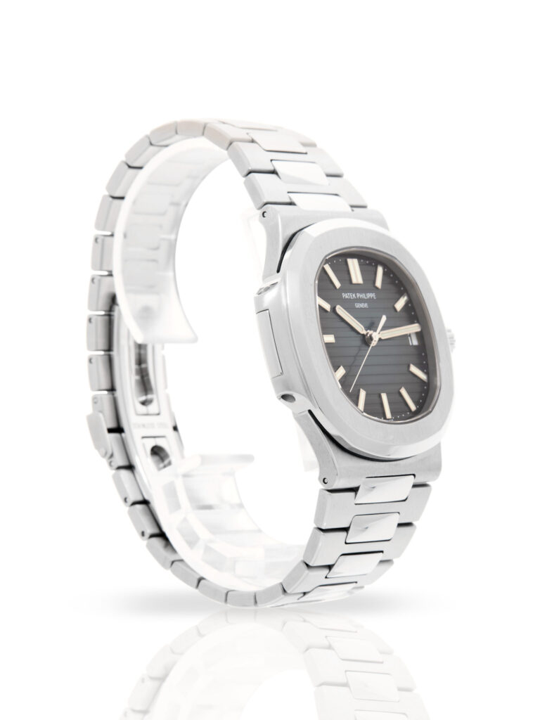 Patek Philippe Nautilus 5711/1A-010 - image 1