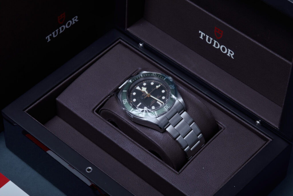 Tudor Black Bay 79230G 'Harrods' - image 4