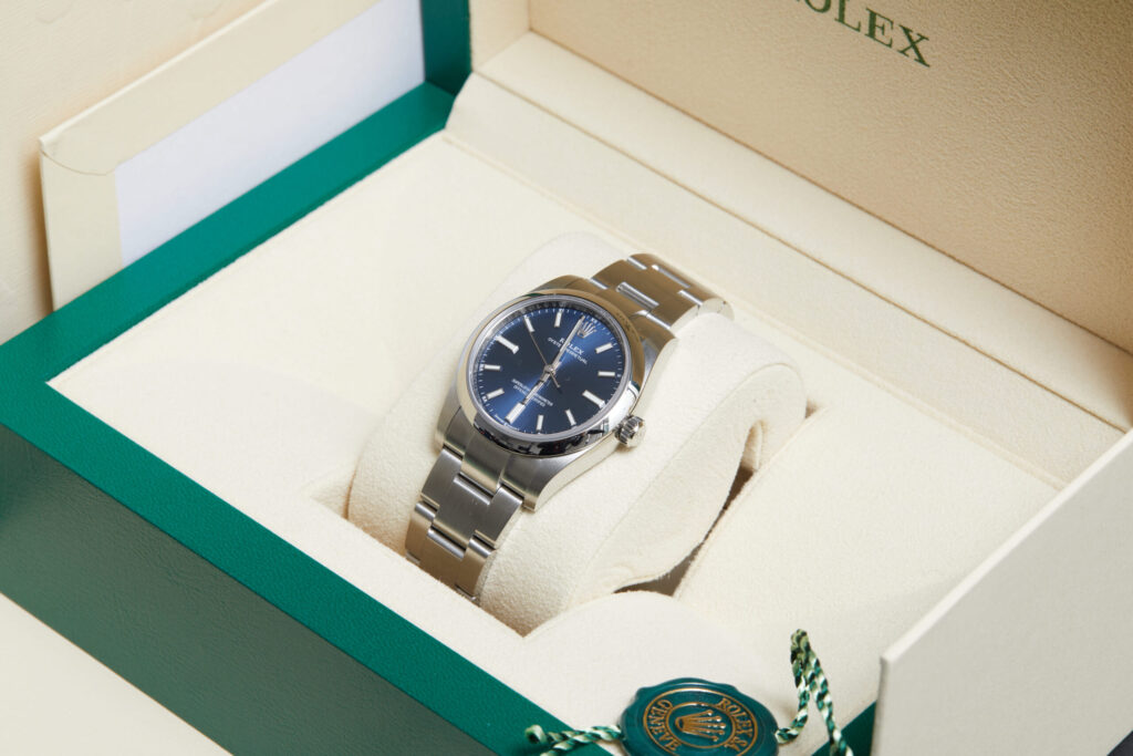 Rolex Oyster Perpetual 34 124200 - image 4