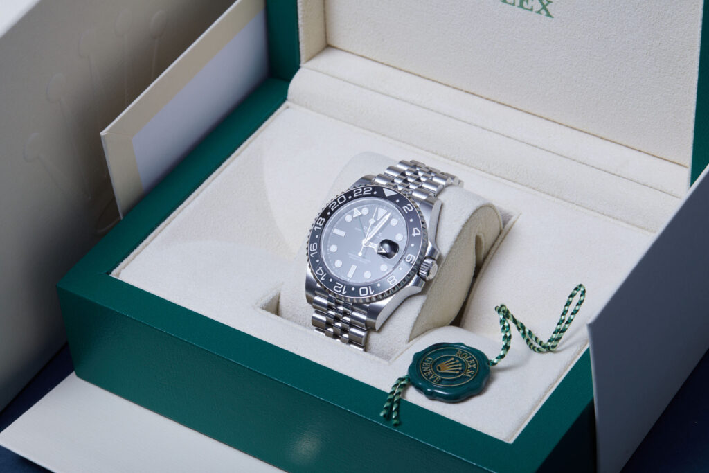 Rolex GMT-Master II 126710GRNR 'Bruce Wayne' - image 4