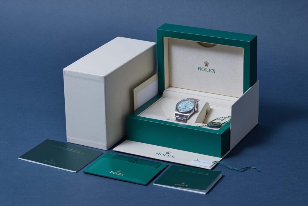 Rolex Oyster Perpetual 36 126000 - image 5