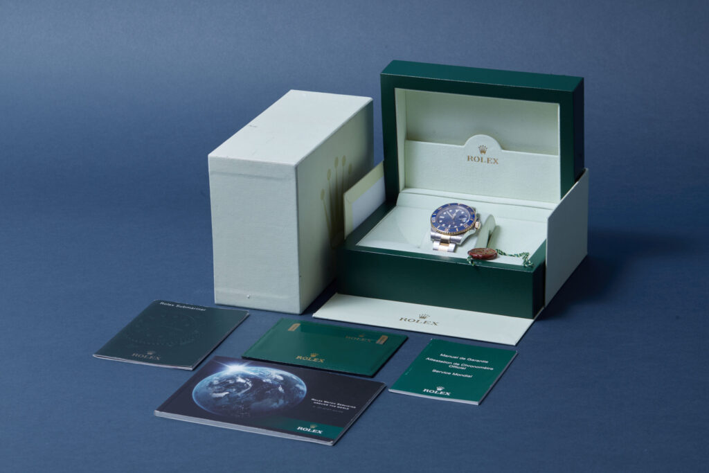 Rolex Submariner Date 116613LB - image 6