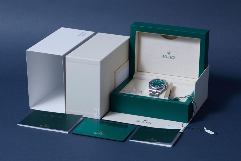 Rolex Oyster Perpetual 41 124300 - image 6