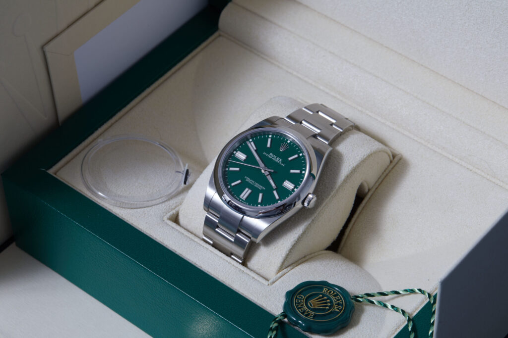 Rolex Oyster Perpetual 41 124300 - image 4