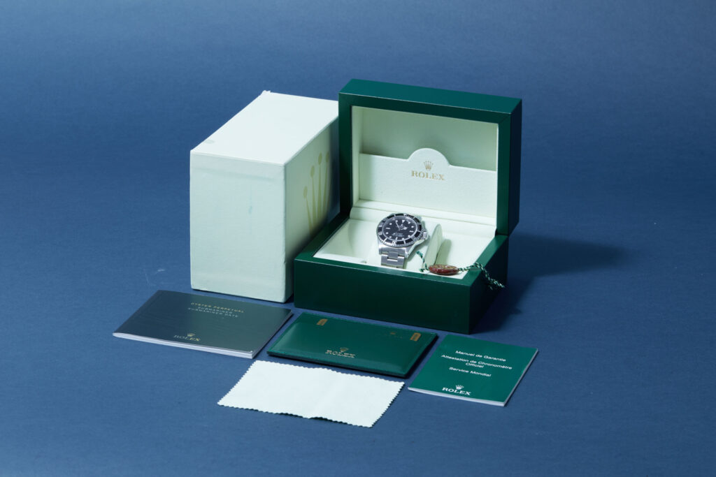 Rolex Submariner Non-Date 14060M - image 6