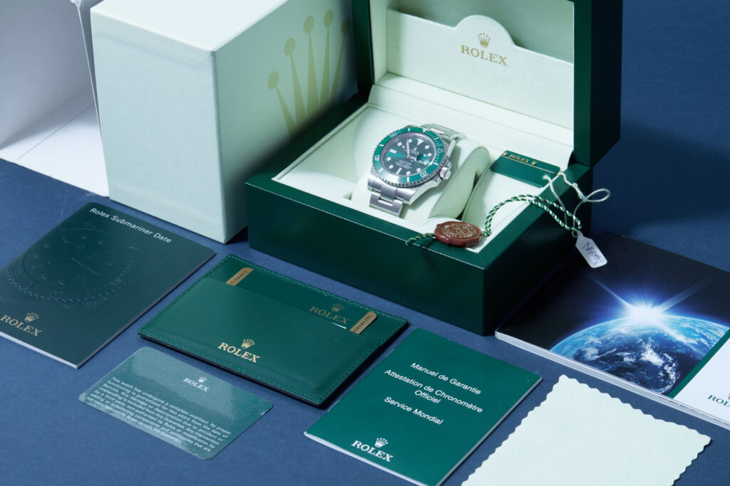 Rolex Submariner Date 116610LV 'Hulk' - image 5
