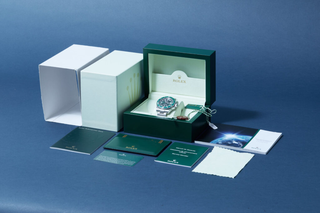 Rolex Submariner Date 116610LV 'Hulk' - image 6
