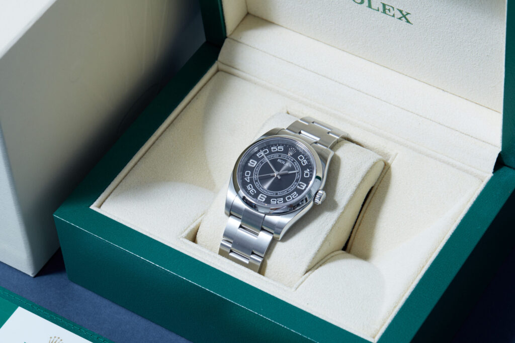 Rolex Oyster Perpetual 36 116000 - image 4