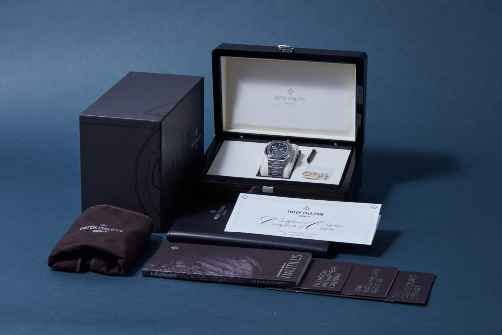 Patek Philippe Nautilus 5712/1A-001 - image 6