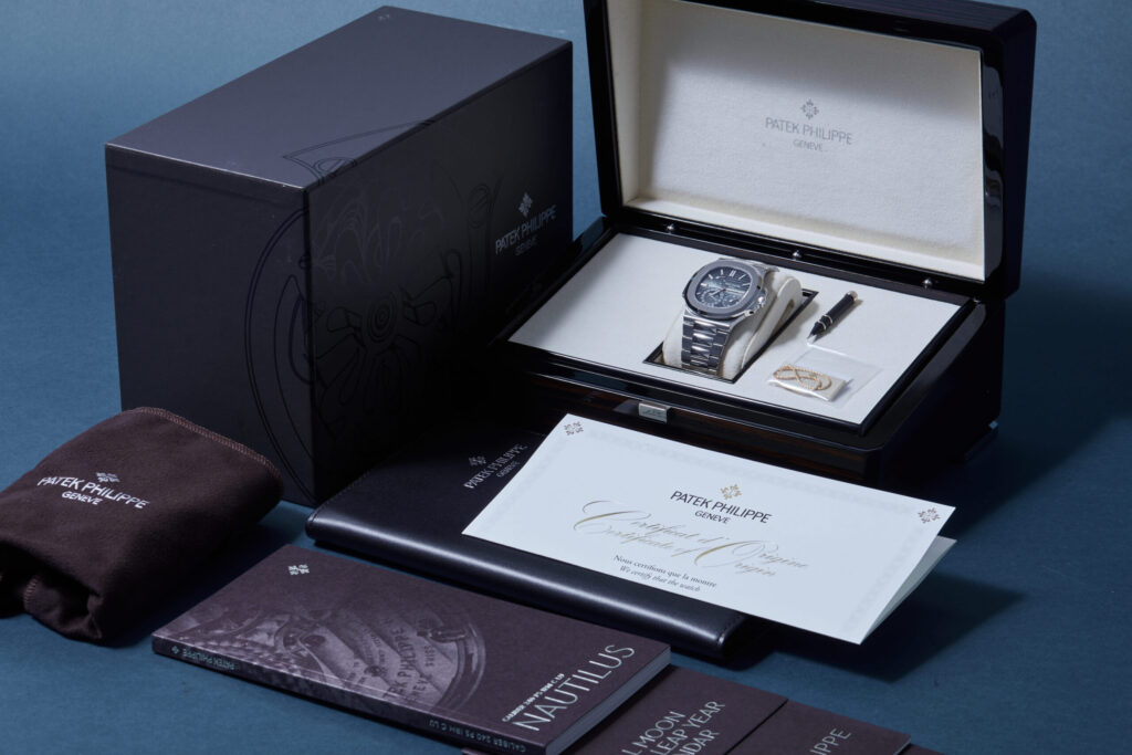 Patek Philippe Nautilus 5712/1A-001 - image 5