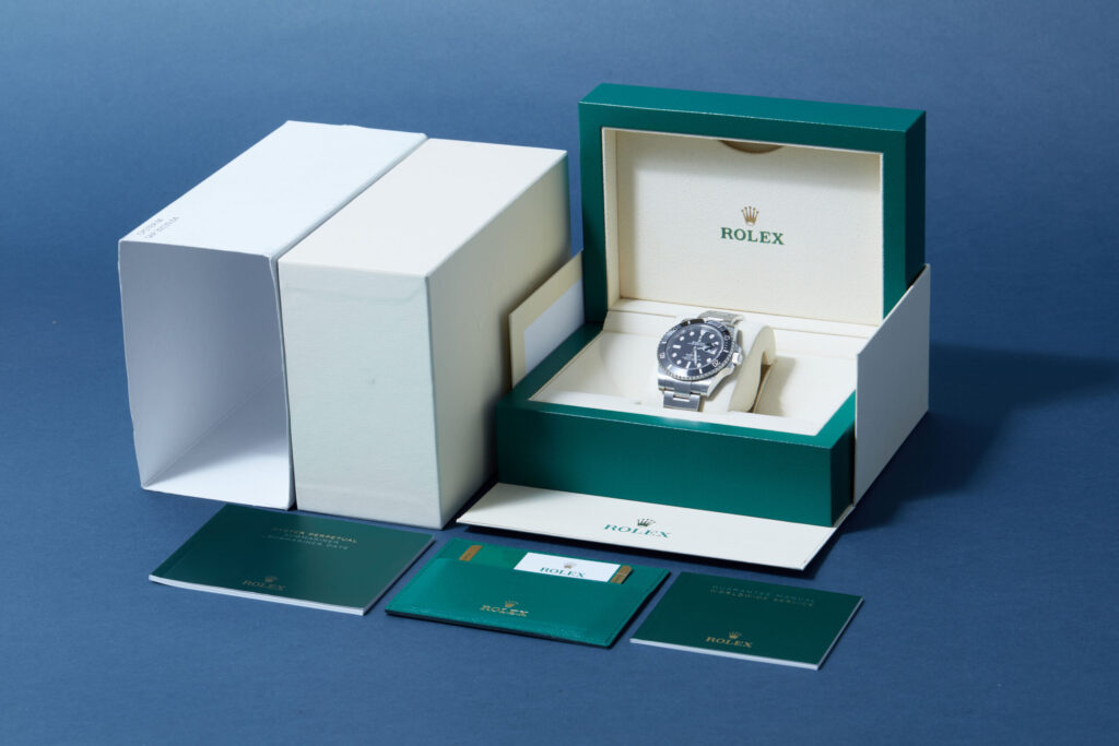 Rolex Submariner Date 116610LN - image 6