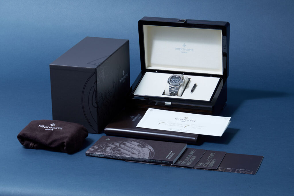 Patek Philippe Nautilus 5712/1A-001 - image 6