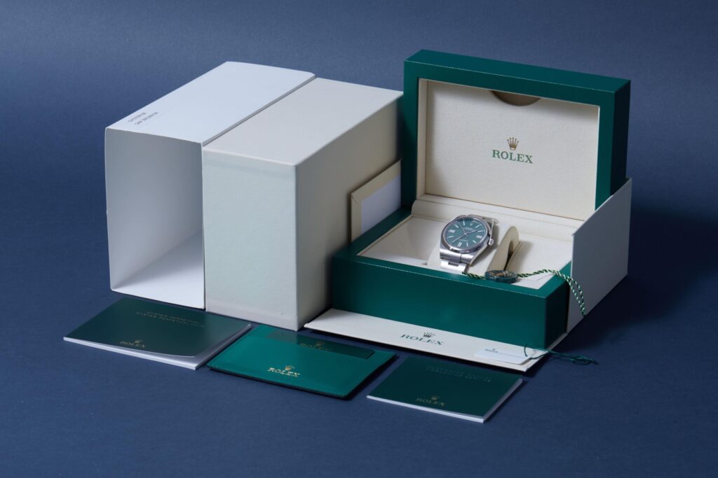 Rolex Oyster Perpetual 41 124300 - image 6