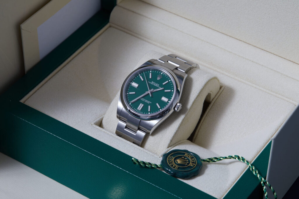 Rolex Oyster Perpetual 41 124300 - image 4