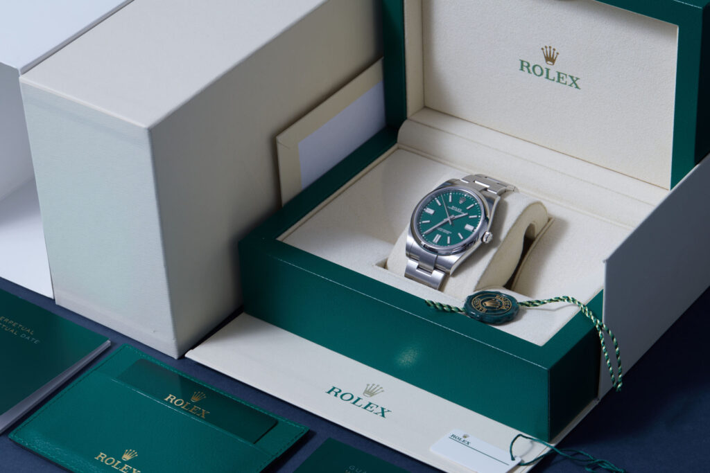 Rolex Oyster Perpetual 41 124300 - image 5