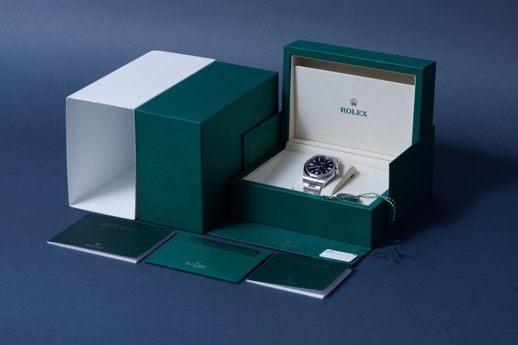 Rolex Oyster Perpetual 41 124300 - image 6