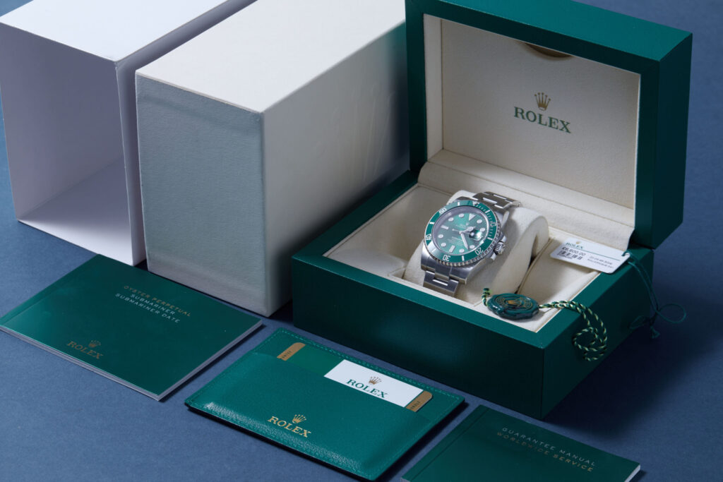 Rolex Submariner Date 116610LV 'Hulk' - image 5