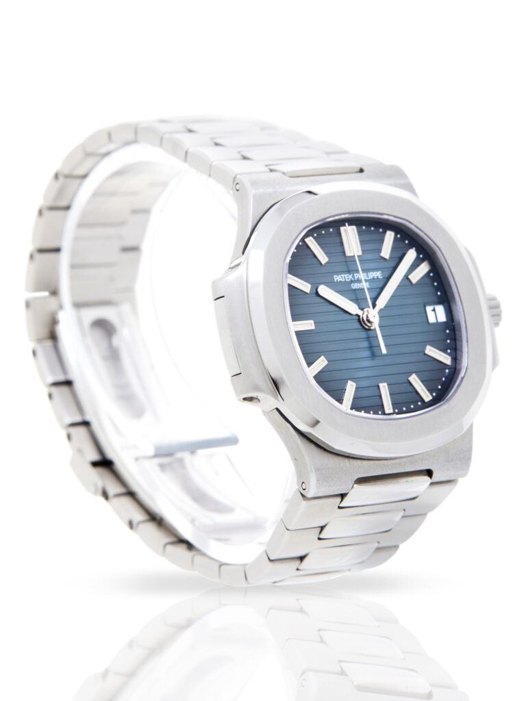 Patek Philippe Nautilus 5800/1A-001 - image 1