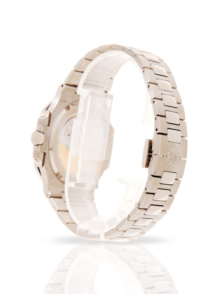 Patek Philippe Nautilus 5811/1G-001 - image 2