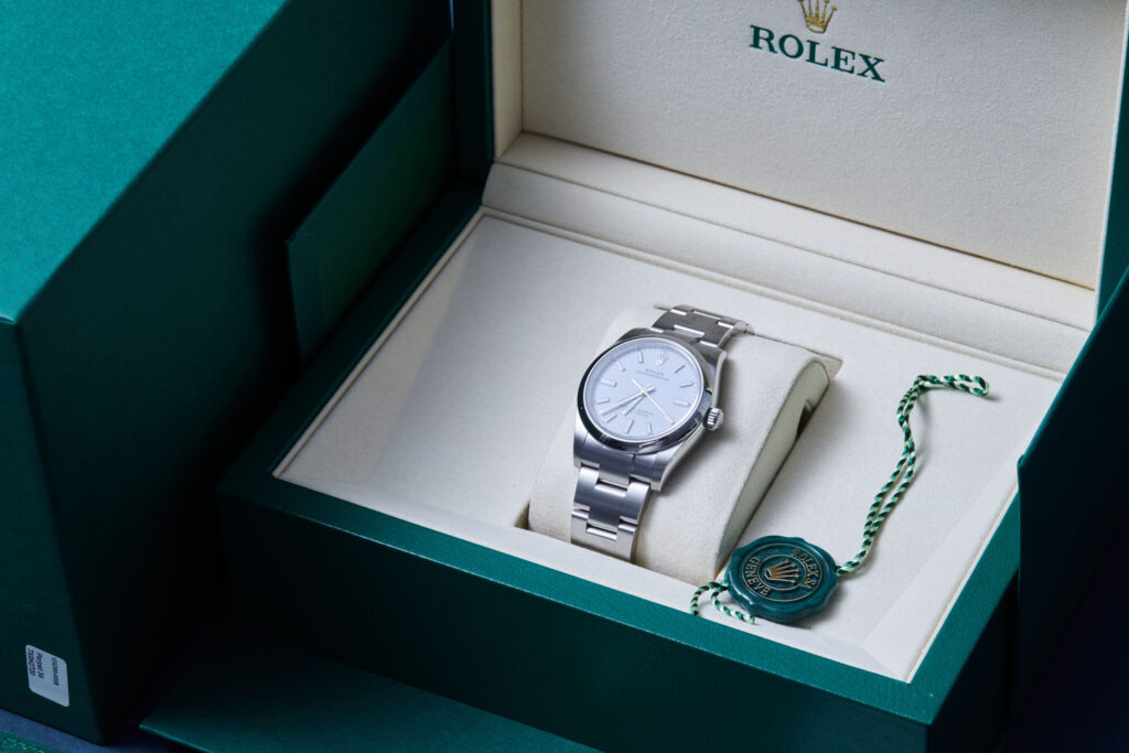 Rolex Oyster Perpetual 34 124200 - image 4