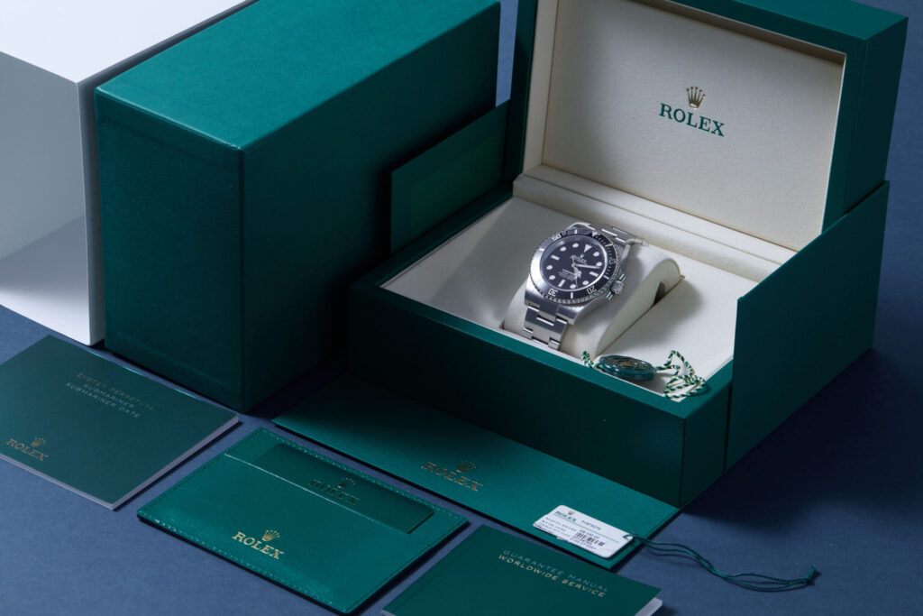 Rolex Submariner Non-Date 124060 - image 5