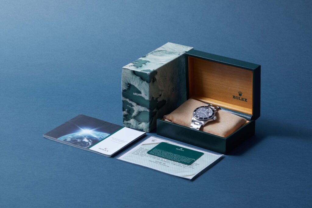 Rolex Submariner Date 16800 - image 6