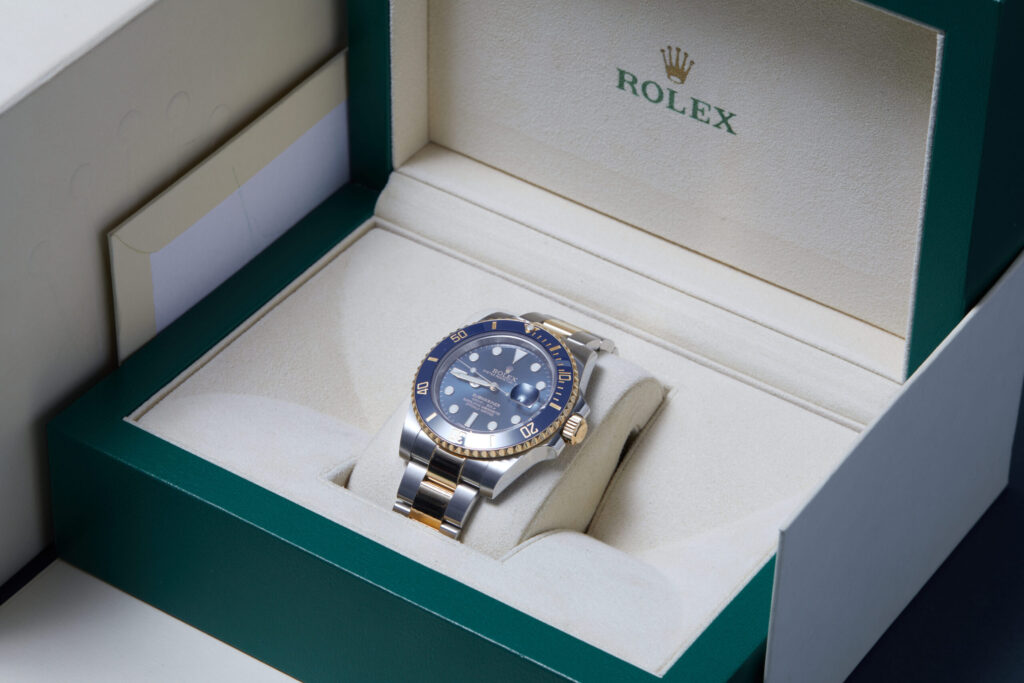 Rolex Submariner Date 116613LB - image 4