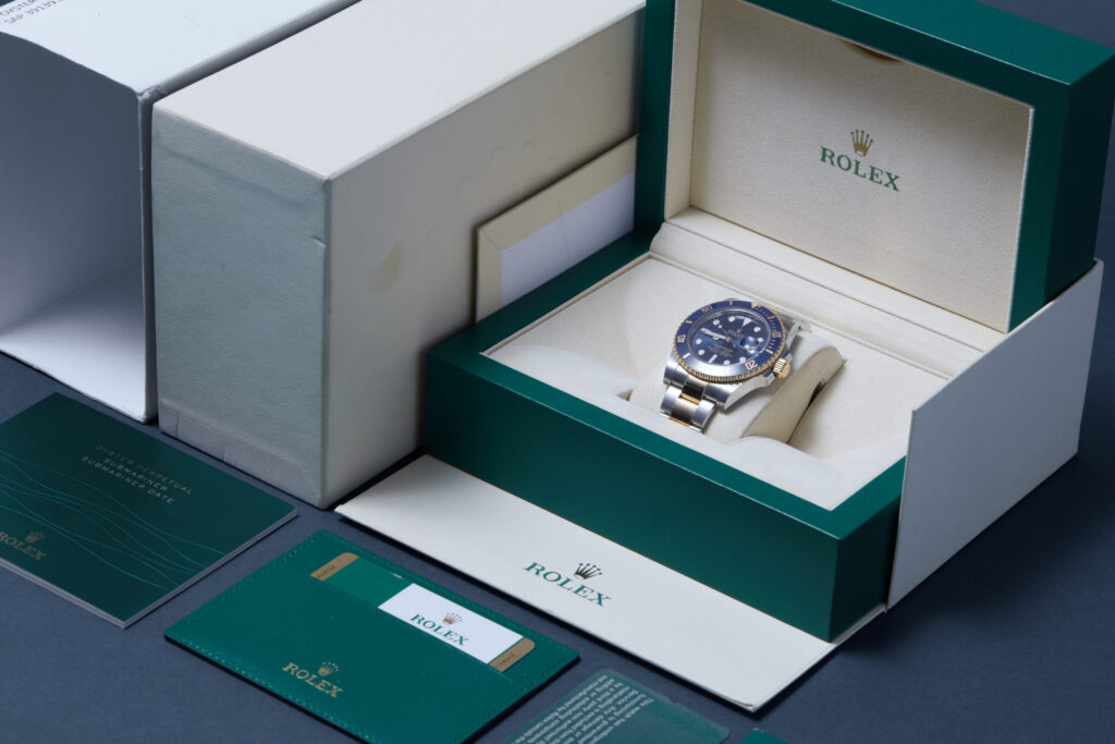 Rolex Submariner Date 116613LB - image 5