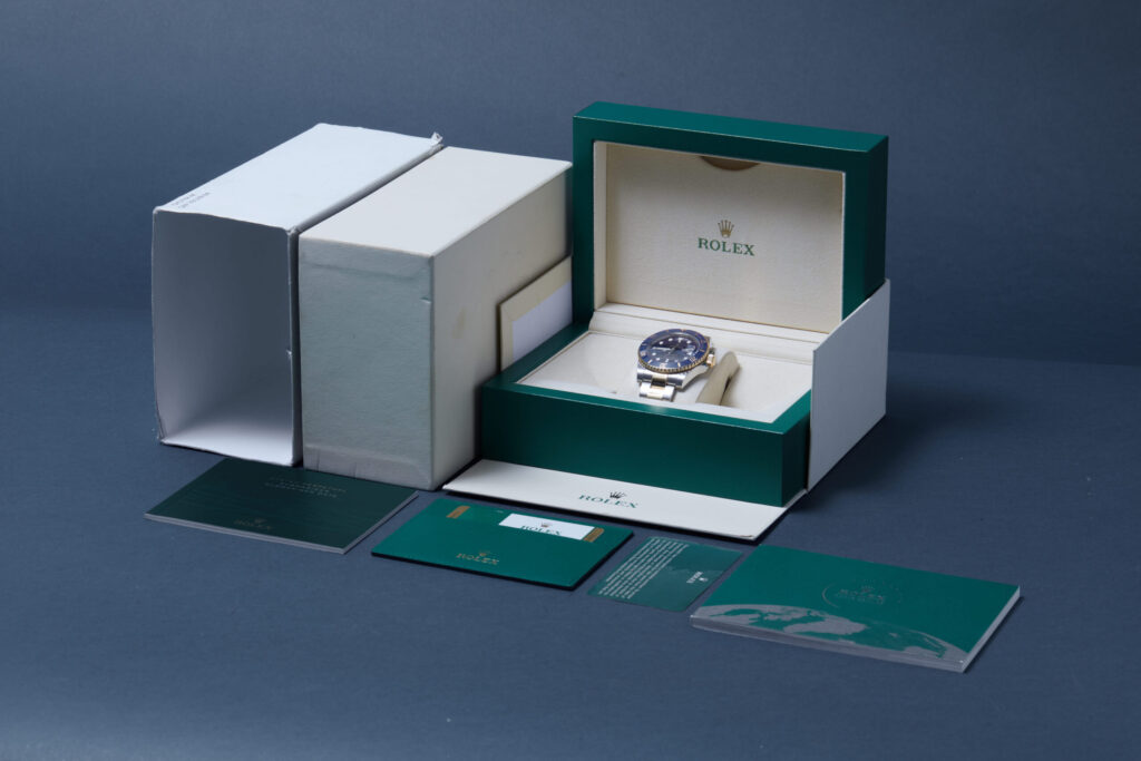 Rolex Submariner Date 116613LB - image 6