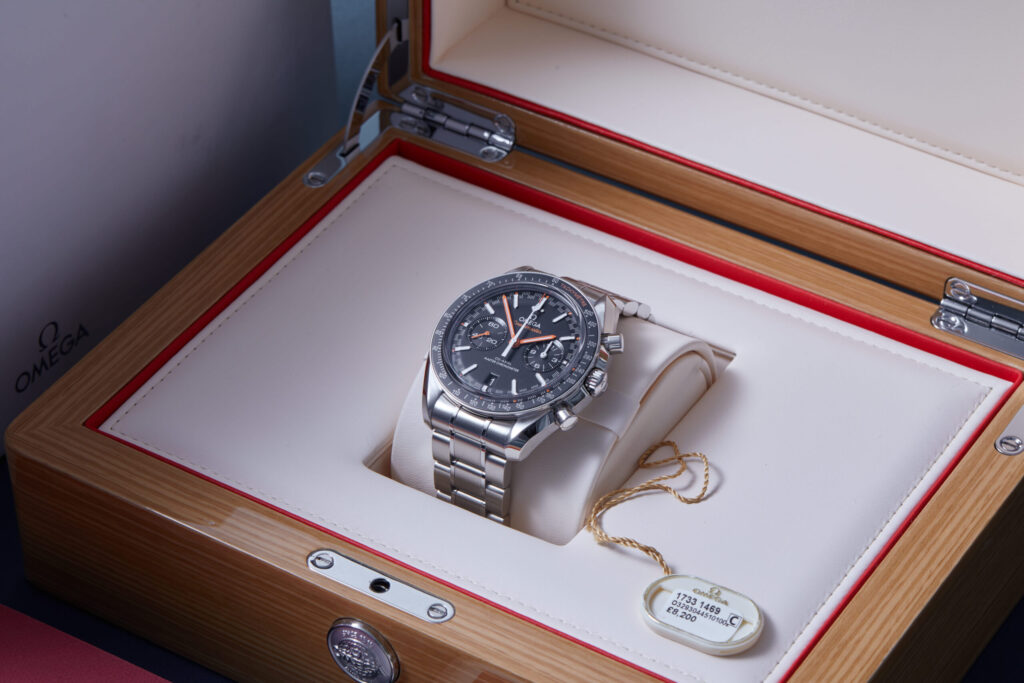Omega Speedmaster Racing 329.30.44.51.01.002 - image 4